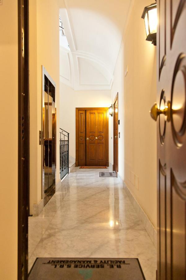 Le Corti Di Napoli Apartments Eksteriør bilde