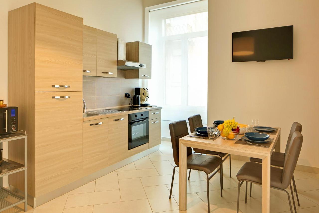 Le Corti Di Napoli Apartments Eksteriør bilde