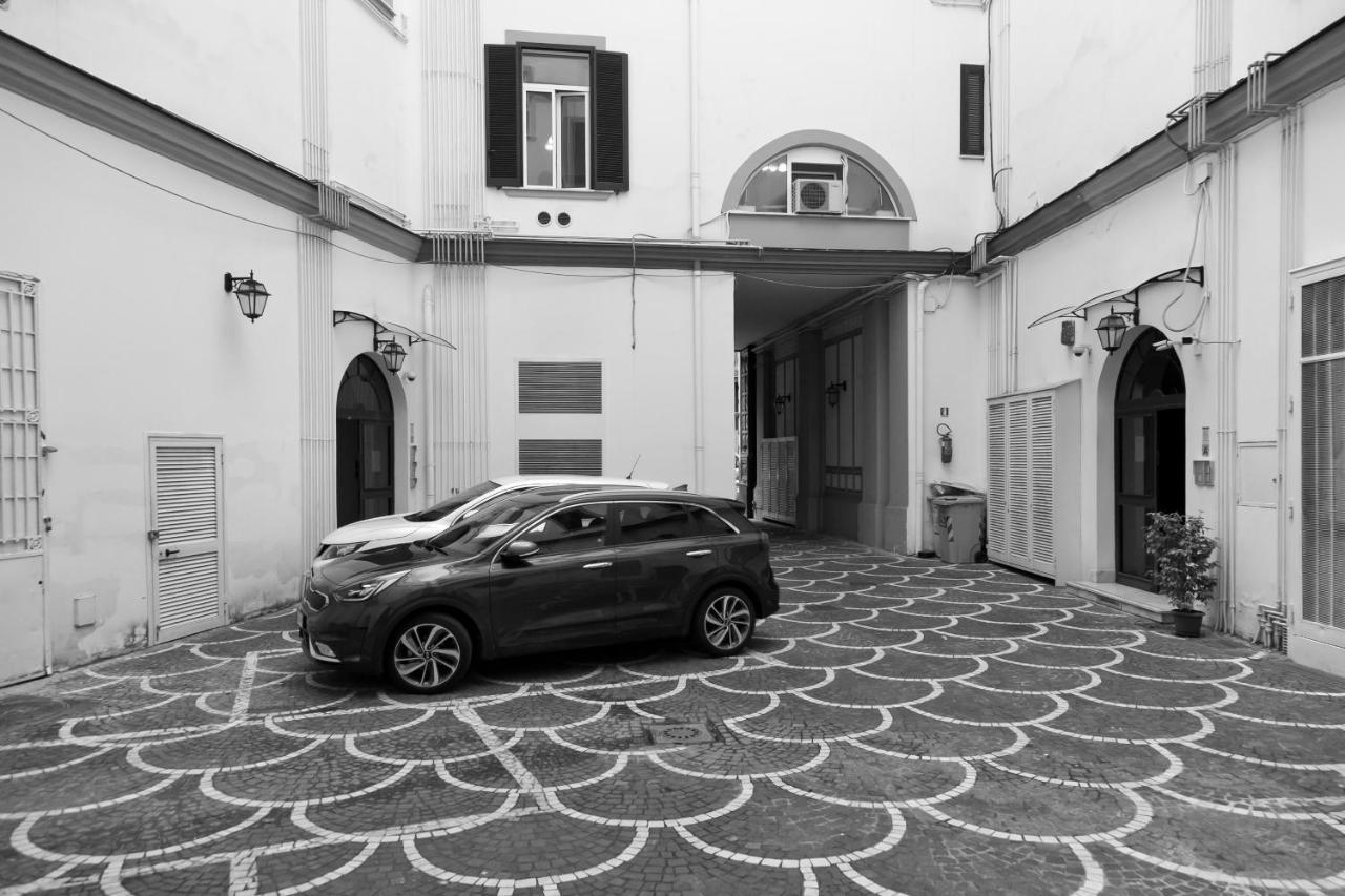 Le Corti Di Napoli Apartments Eksteriør bilde